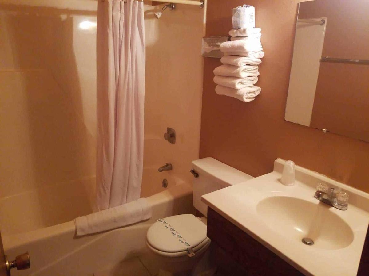 Mountain View Lodge Clifford Екстер'єр фото