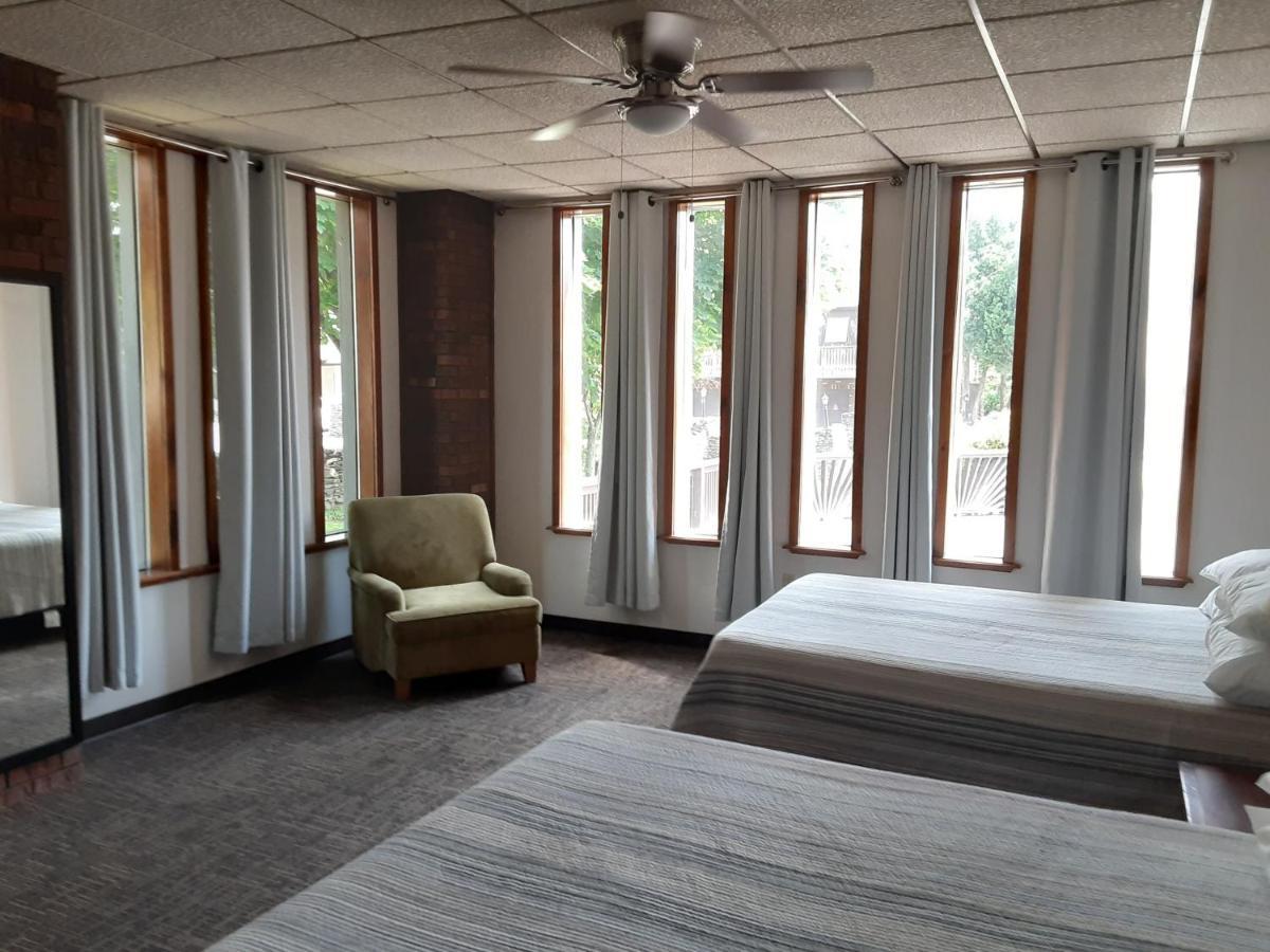 Mountain View Lodge Clifford Екстер'єр фото